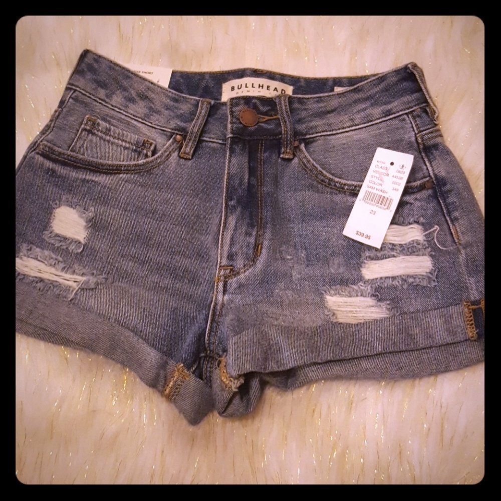 NWT Bullhead shorts
